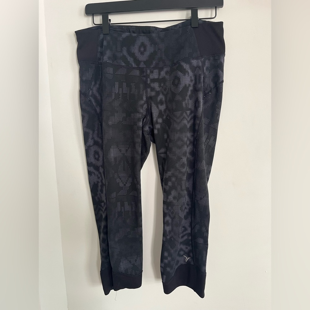 Old Navy black and grey Activewear Leggings size large
